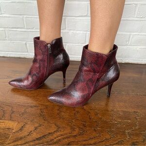 ZIGI SOHO Savida Burgundy Snakeskin Heeled Booties! 🥀